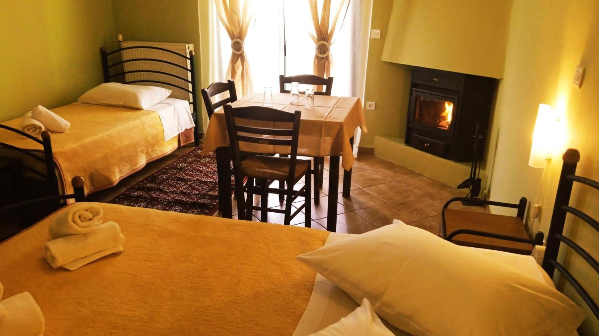 Guesthouse Eleftherios Kalávryta Eksteriør bilde
