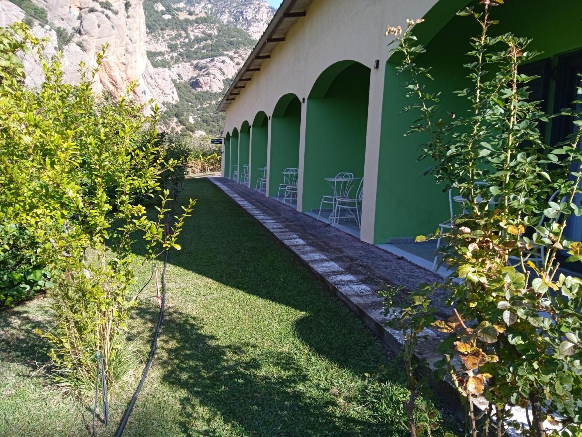 Guesthouse Eleftherios Kalávryta Eksteriør bilde