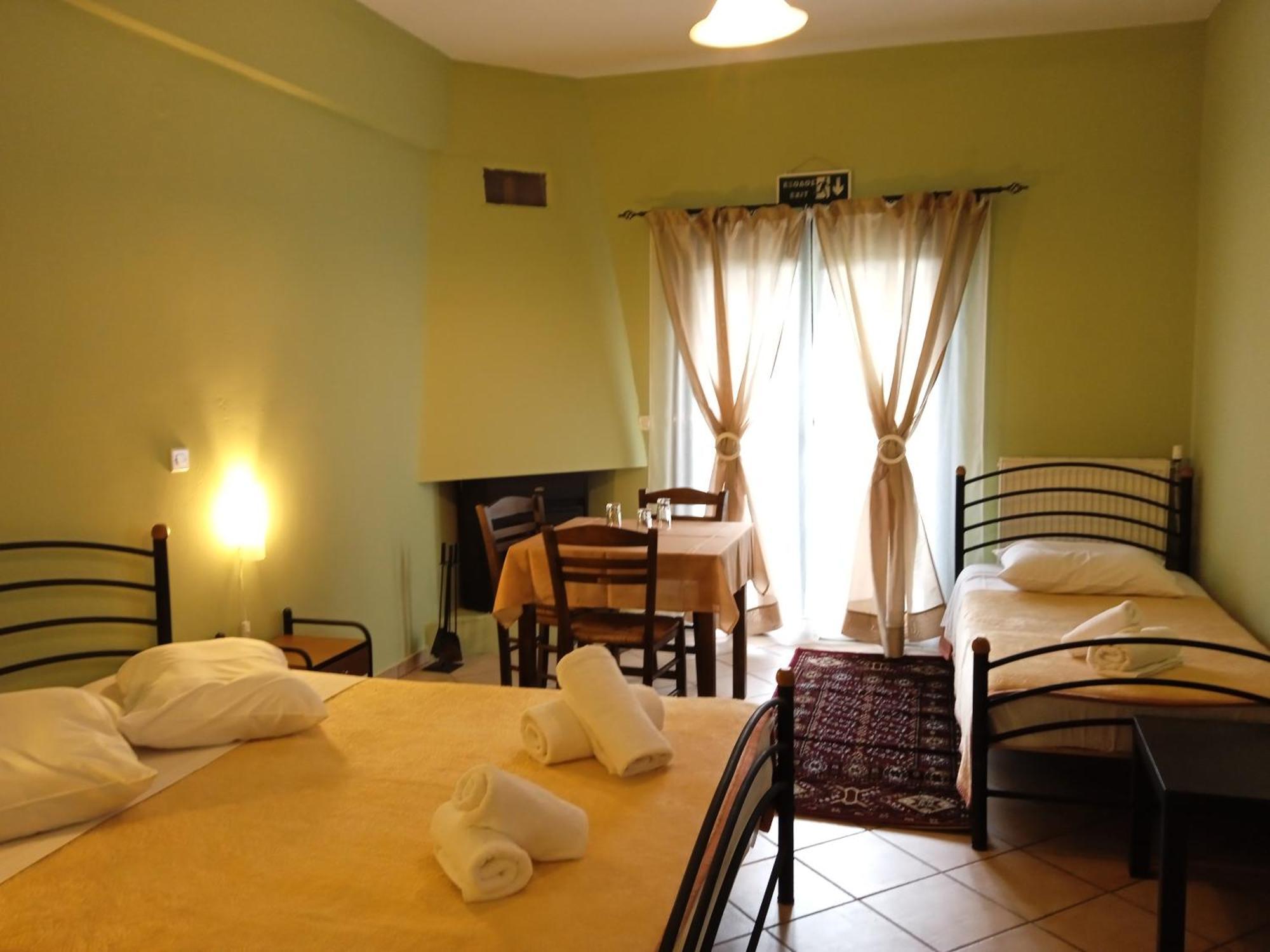 Guesthouse Eleftherios Kalávryta Eksteriør bilde