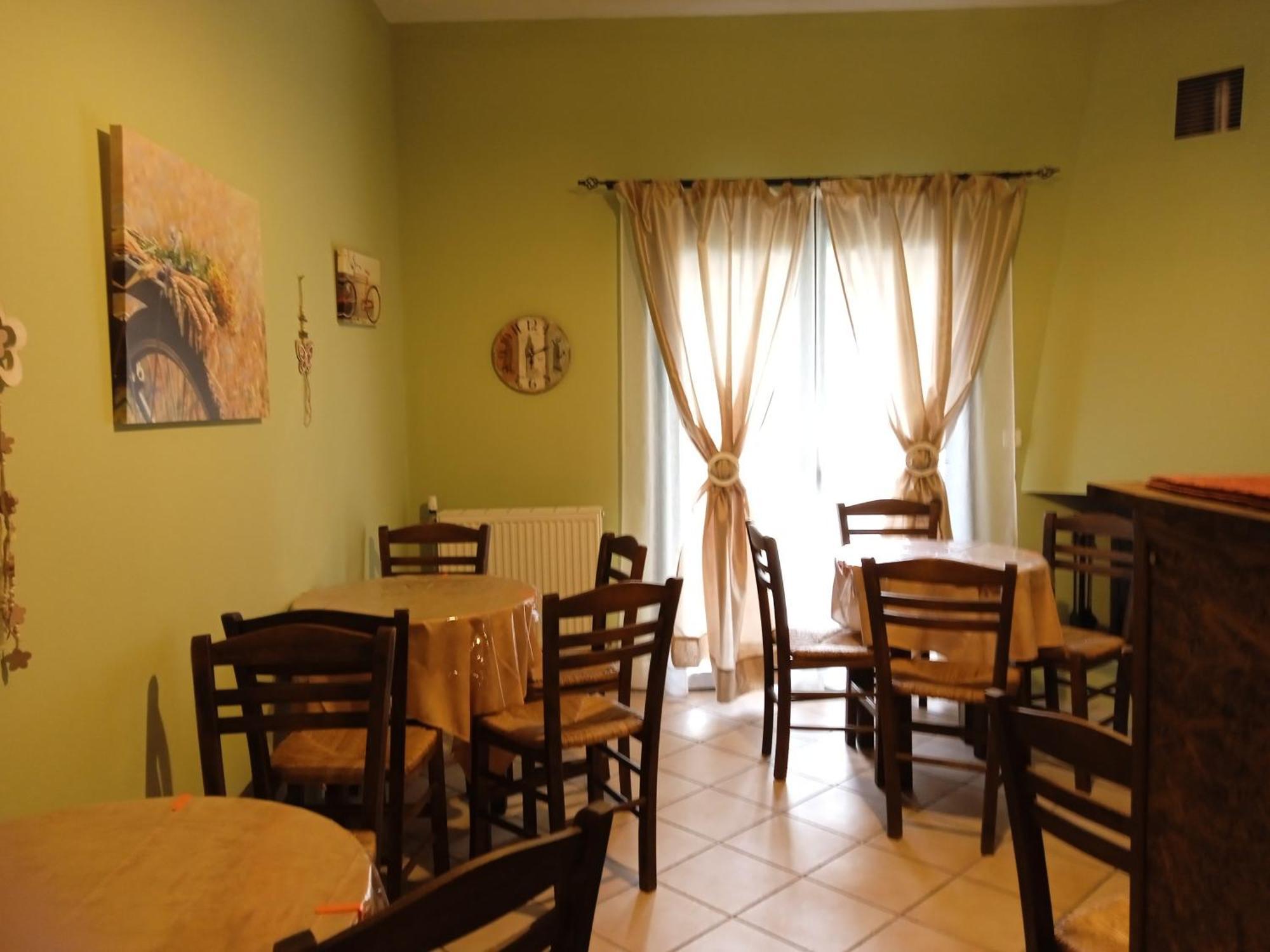 Guesthouse Eleftherios Kalávryta Eksteriør bilde