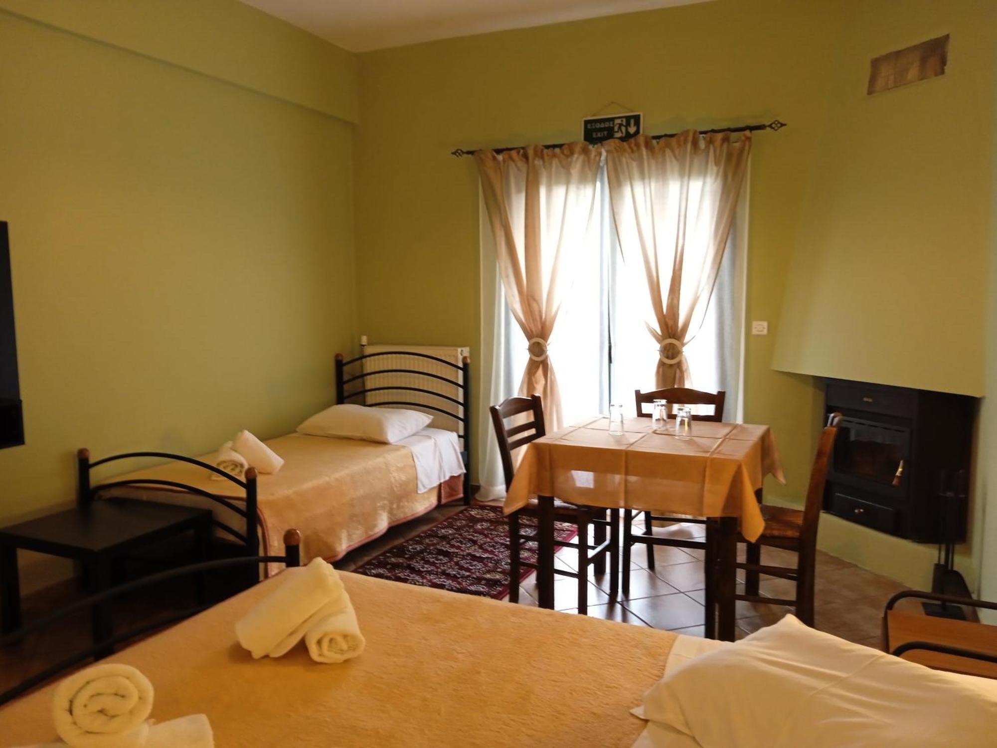 Guesthouse Eleftherios Kalávryta Eksteriør bilde